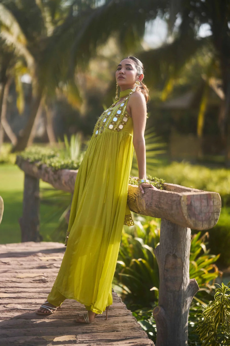 Tvarita Suit Green