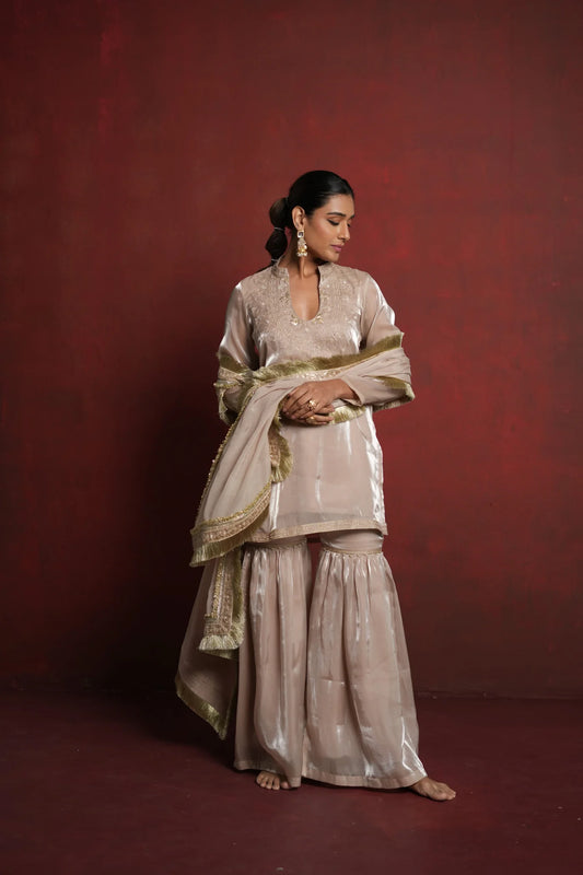 Sanvi Suit Champagne